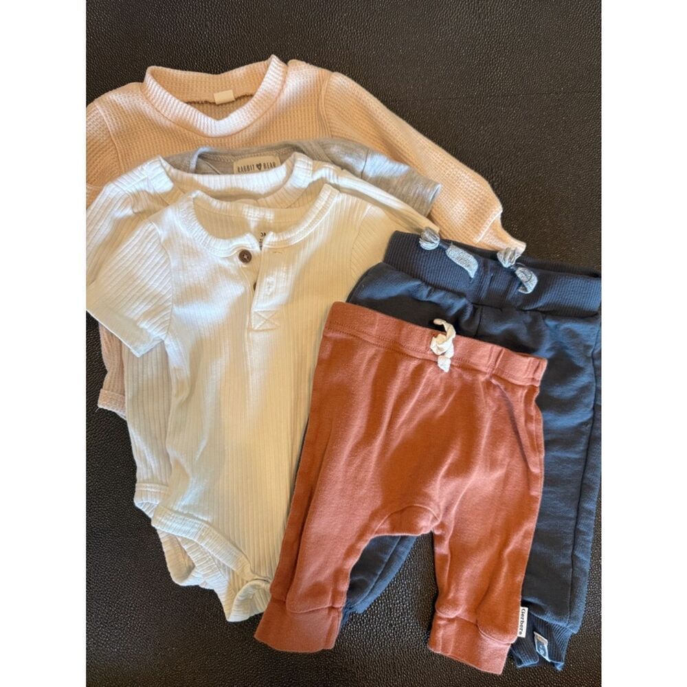 Cat & Jack and other brands Baby Bundle Set in Cream and Blue size 0-6 months